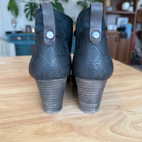 Rockport Dark Gray Leather Wedge Ankle Boots - Picture 2 of 8